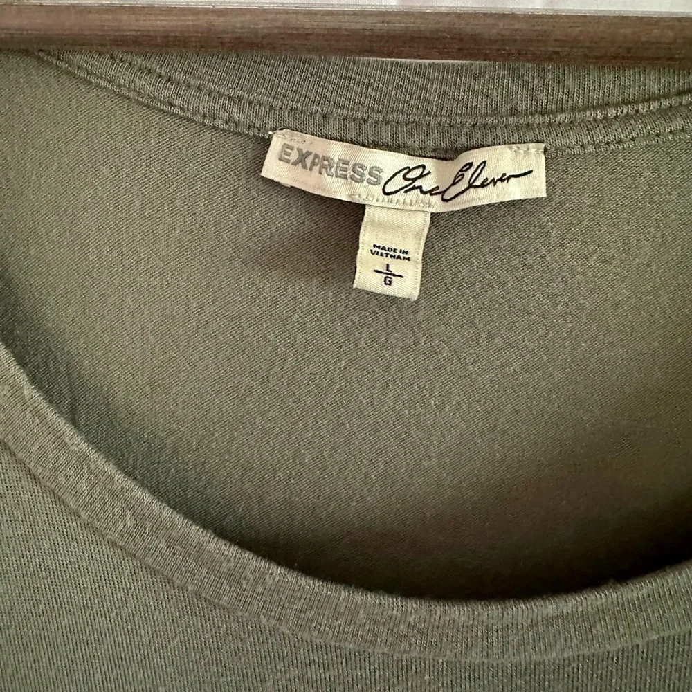 Express Top - Picture 2 of 5